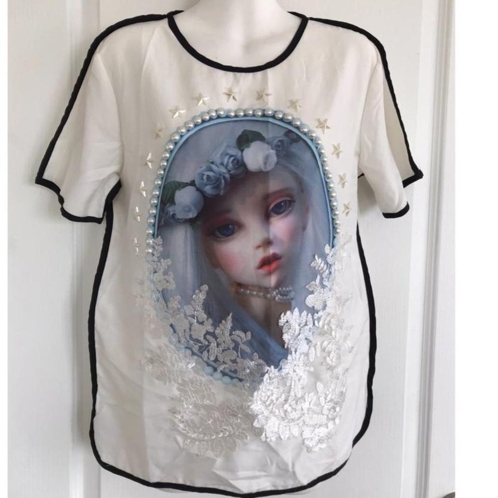 Harajuku Chiffon Blouse Top Dollfie Face Anime T-shirt with Faux Pearl Beads